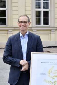 Baumspende für das Umfeld des Humboldt Forums in Berlin