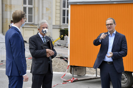 Baumspende für das Umfeld des Humboldt Forums in Berlin