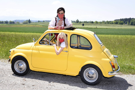 Fototermin mit Isabella Hübner und Angelika Zwerenz in Deining