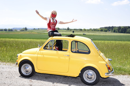Fototermin mit Isabella Hübner und Angelika Zwerenz in Deining
