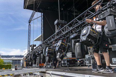 Bühnenaufbau für Autokonzerte in Erfurt