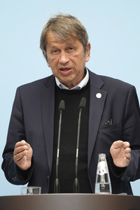 Pressekonferenz zum aktuellen Stand der Behandlung des Corona Virus in Berlin