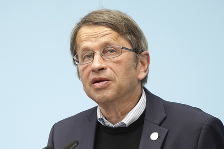 Pressekonferenz zum aktuellen Stand der Behandlung des Corona Virus in Berlin