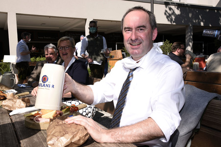 Wiedereröffnung vom Biergarten Paulaner n München