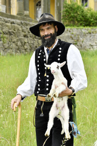 Ankunft der Schafe für die Beweidung von Wiesenflächen im Park Sanssouci in Potsdam