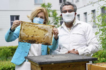 Pressetermin mit Julia Klöckner zum Weltbienentag in Berlin