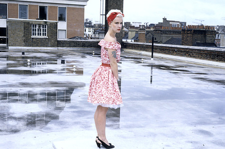 Modepräsentation mit Paula Yates in London