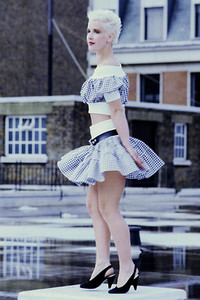 Modepräsentation mit Paula Yates in London