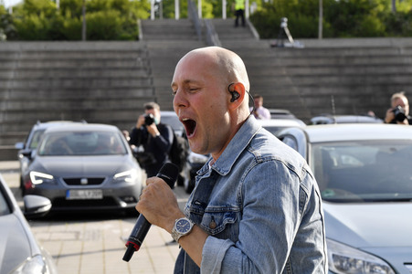 90er Drive-In-Konzert in Berlin