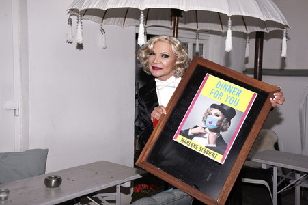 Chris Kolonko bei der Aktion 'Theater lebt' in München