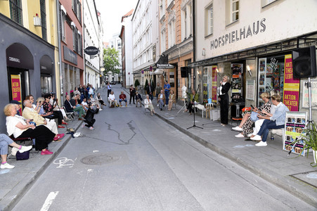 Chris Kolonko bei der Aktion 'Theater lebt' in München