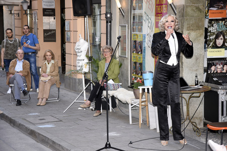 Chris Kolonko bei der Aktion 'Theater lebt' in München