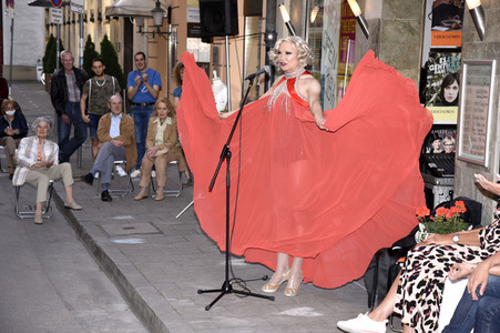 Chris Kolonko bei der Aktion 'Theater lebt' in München