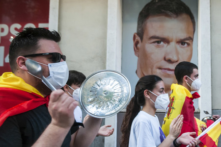 Proteste vor der PSOE-Zentrale in Madrid