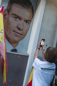 Proteste vor der PSOE-Zentrale in Madrid