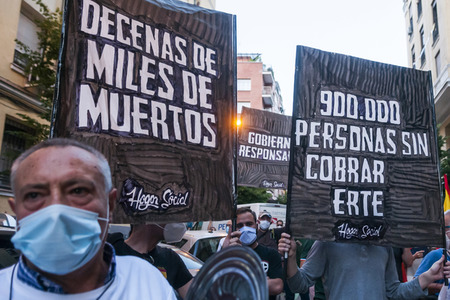 Proteste vor der PSOE-Zentrale in Madrid