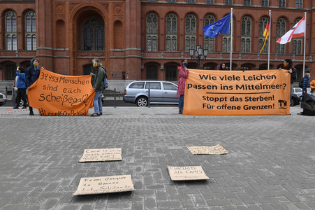 Protest gegen Flüchtlingspolitik in Berlin