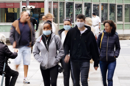 Symbolfoto Mindestabstand