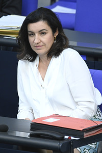 Aktuelle Stunde und Befragung der Bundesregierung in Berlin