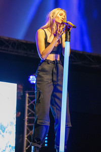 Autokino Konzert von Glaperlenspiel in Friedrichshafen