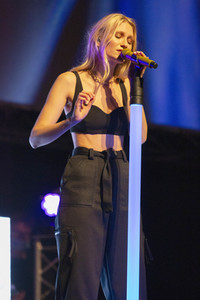 Autokino Konzert von Glaperlenspiel in Friedrichshafen