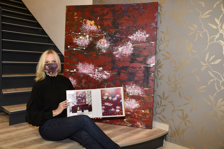 Simone von Anhalt im Friseursalon 'Figaro' in München