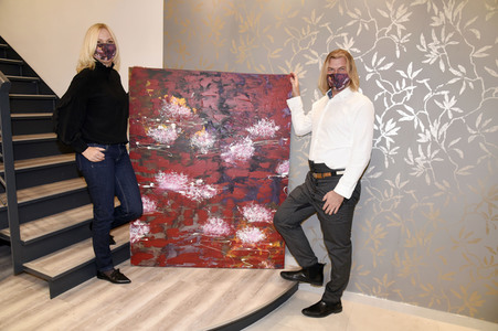 Simone von Anhalt im Friseursalon 'Figaro' in München