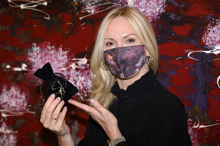 Simone von Anhalt im Friseursalon 'Figaro' in München
