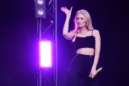 Autokultur-Konzert von Glasperlenspiel in Hannover