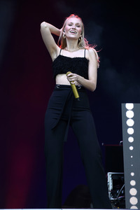 Autokultur-Konzert von Glasperlenspiel in Hannover