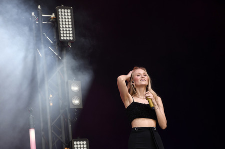 Autokultur-Konzert von Glasperlenspiel in Hannover