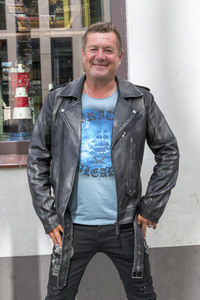 Rene Zierl bei einer Charity Aktion für Hilfsbedürftige in Hamburg