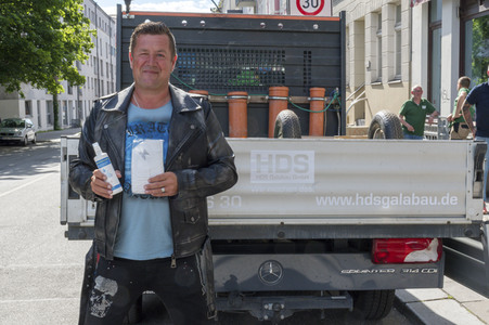 Rene Zierl bei einer Charity Aktion für Hilfsbedürftige in Hamburg