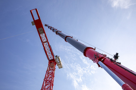 Symbolfoto Kran-Abbau