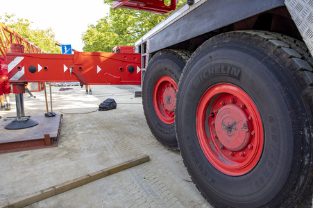 Symbolfoto Kran-Abbau