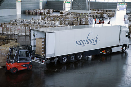 Besuch im Landeslager für Schutzausrüstung in Düsseldorf