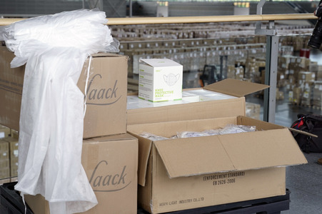 Besuch im Landeslager für Schutzausrüstung in Düsseldorf