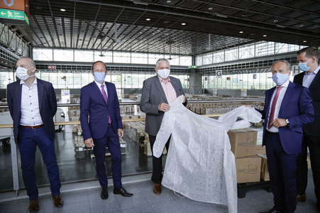Besuch im Landeslager für Schutzausrüstung in Düsseldorf