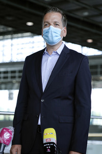 Besuch im Landeslager für Schutzausrüstung in Düsseldorf