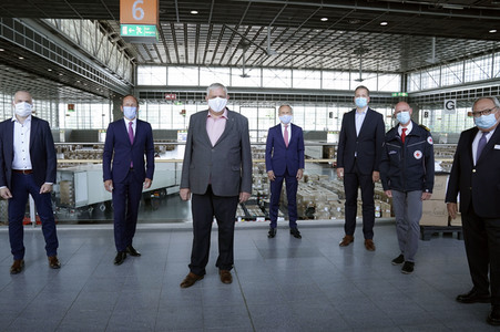 Besuch im Landeslager für Schutzausrüstung in Düsseldorf