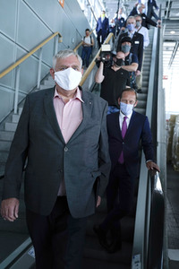 Besuch im Landeslager für Schutzausrüstung in Düsseldorf