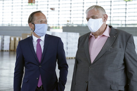 Besuch im Landeslager für Schutzausrüstung in Düsseldorf