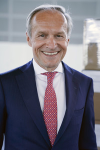 Besuch im Landeslager für Schutzausrüstung in Düsseldorf