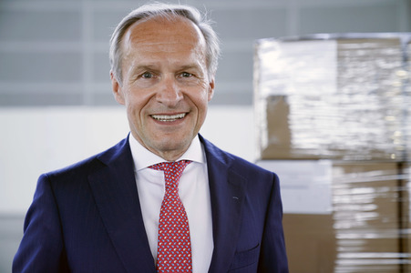 Besuch im Landeslager für Schutzausrüstung in Düsseldorf