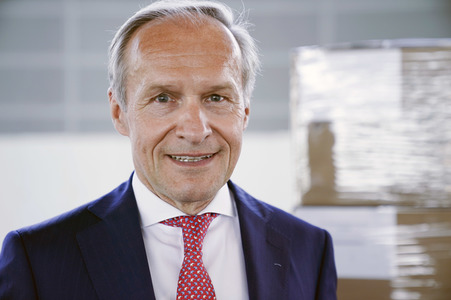 Besuch im Landeslager für Schutzausrüstung in Düsseldorf