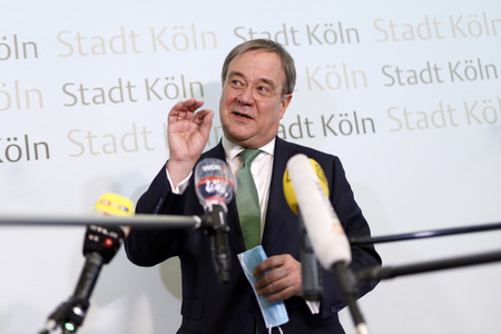 Armin Laschet besucht das Gesundheitsamt Köln