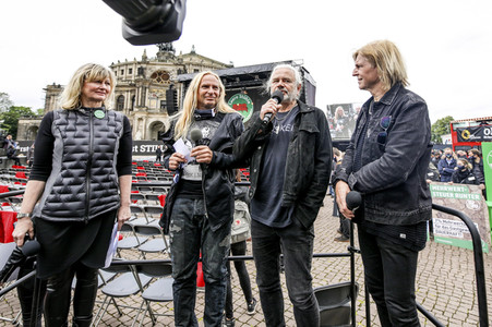 Demonstration 'Ohne uns ist Stille' in Dresden