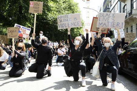 Demonstration 'Justice for Floyd - Stop killing blacks' in Hamburg