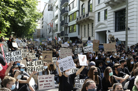 Demonstration 'Justice for Floyd - Stop killing blacks' in Hamburg