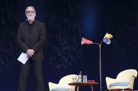 Revue 'Nutten, Koks und frische Erdbeeren - Die Geschichte des deutschen Schlagers' in Hannover